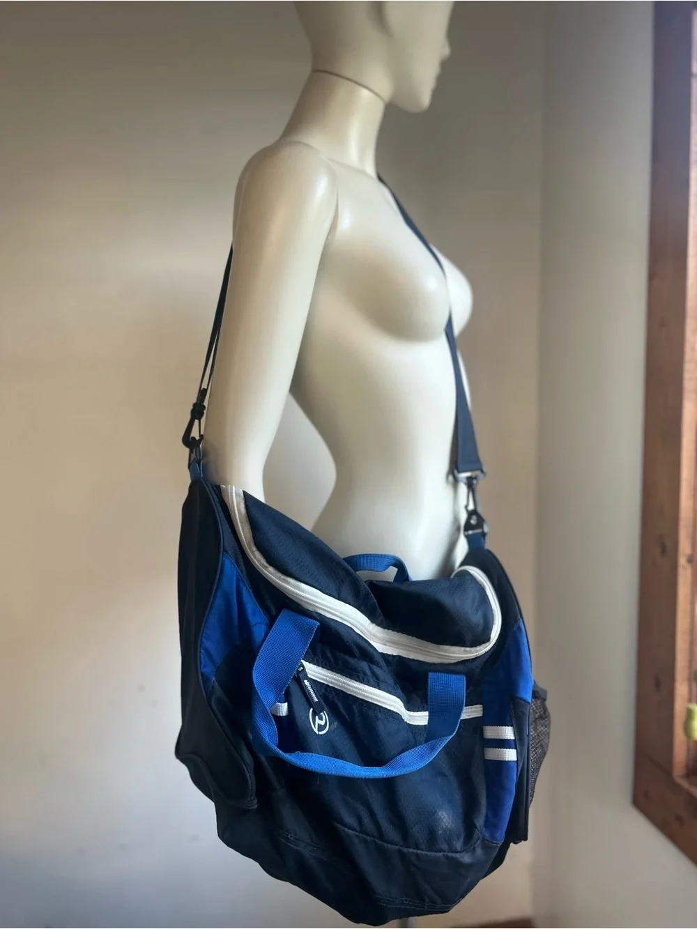 Blue Men's Crossbody Duffel Bag - Sporty Travel Carrier